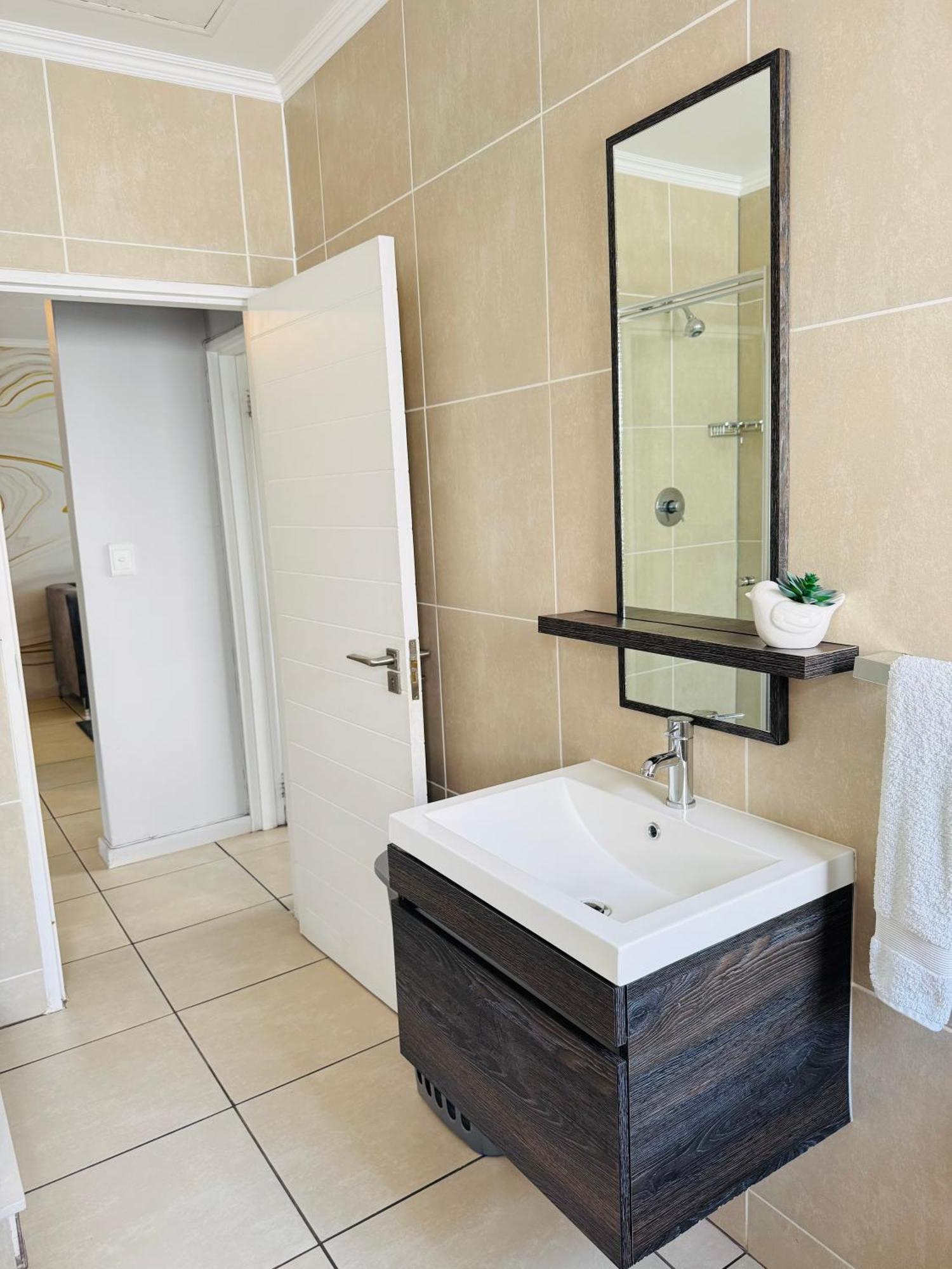Jmm Investments 2 Bedroom Apartment Antwerp
